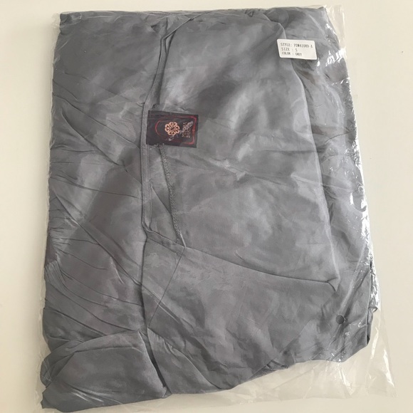 Vintage Ruffle Dress by Mischa Barton - Picture 4 of 6